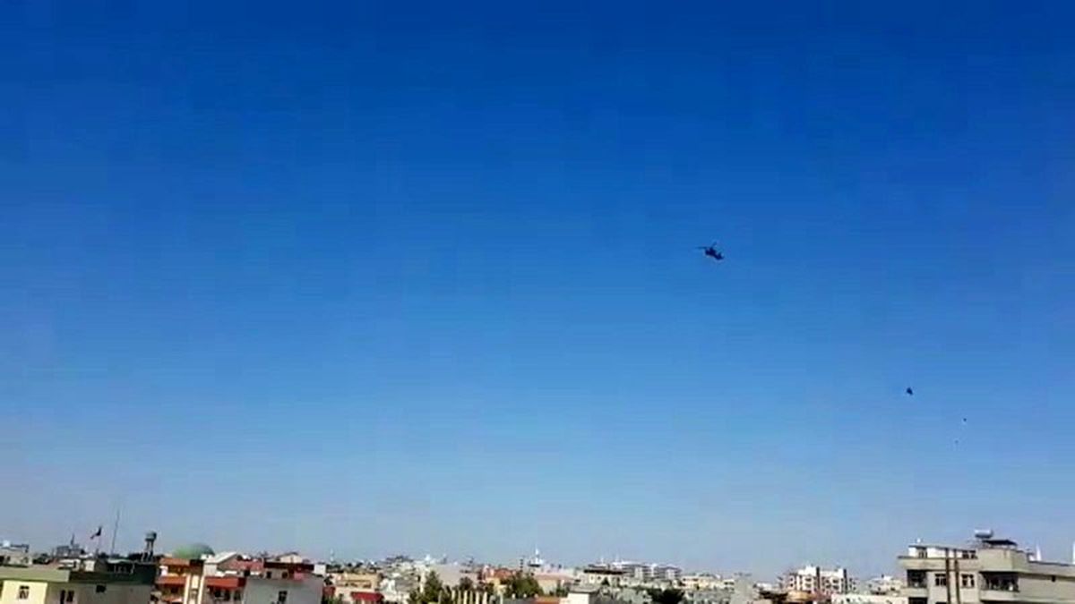 Sınırda helikopter hareketliliği