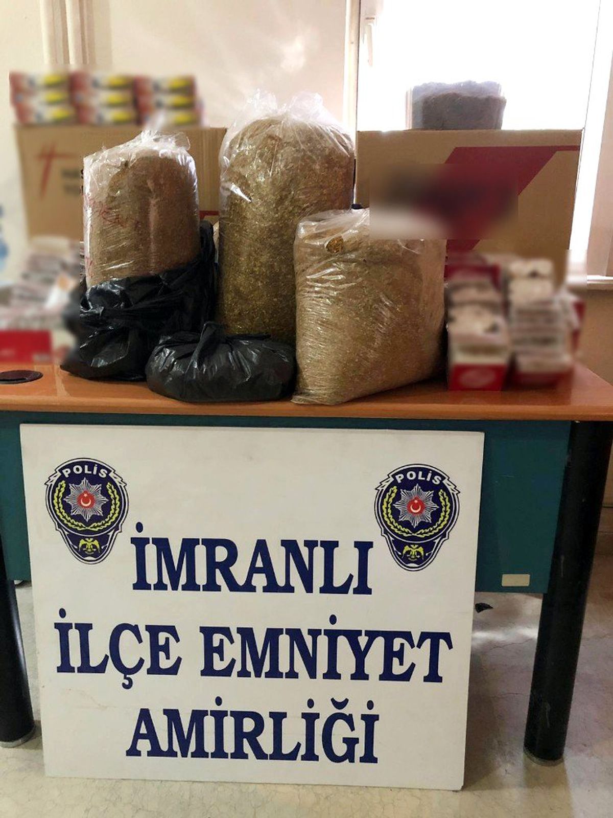 Sivas\'ta 21 kilo kaçak tütün ve bin adet makaron ele geçirildi