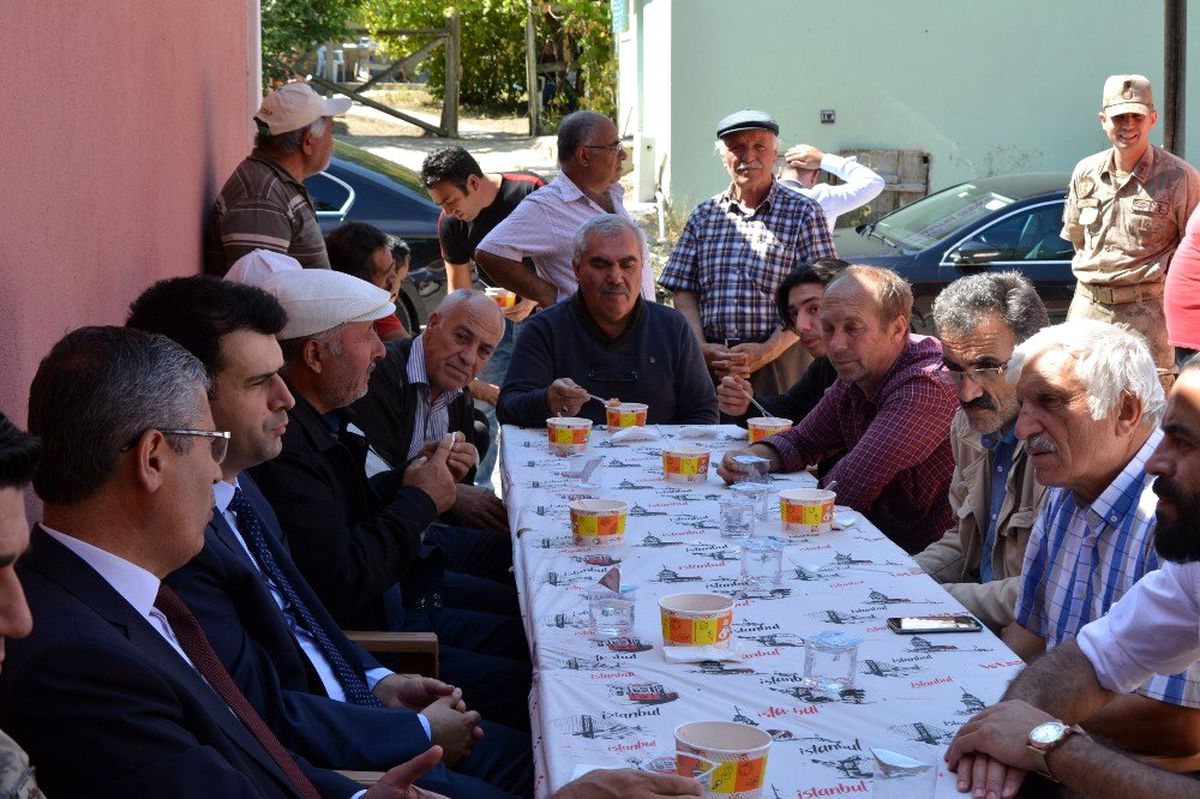 Suşehri\'nde aşure dağıtımı