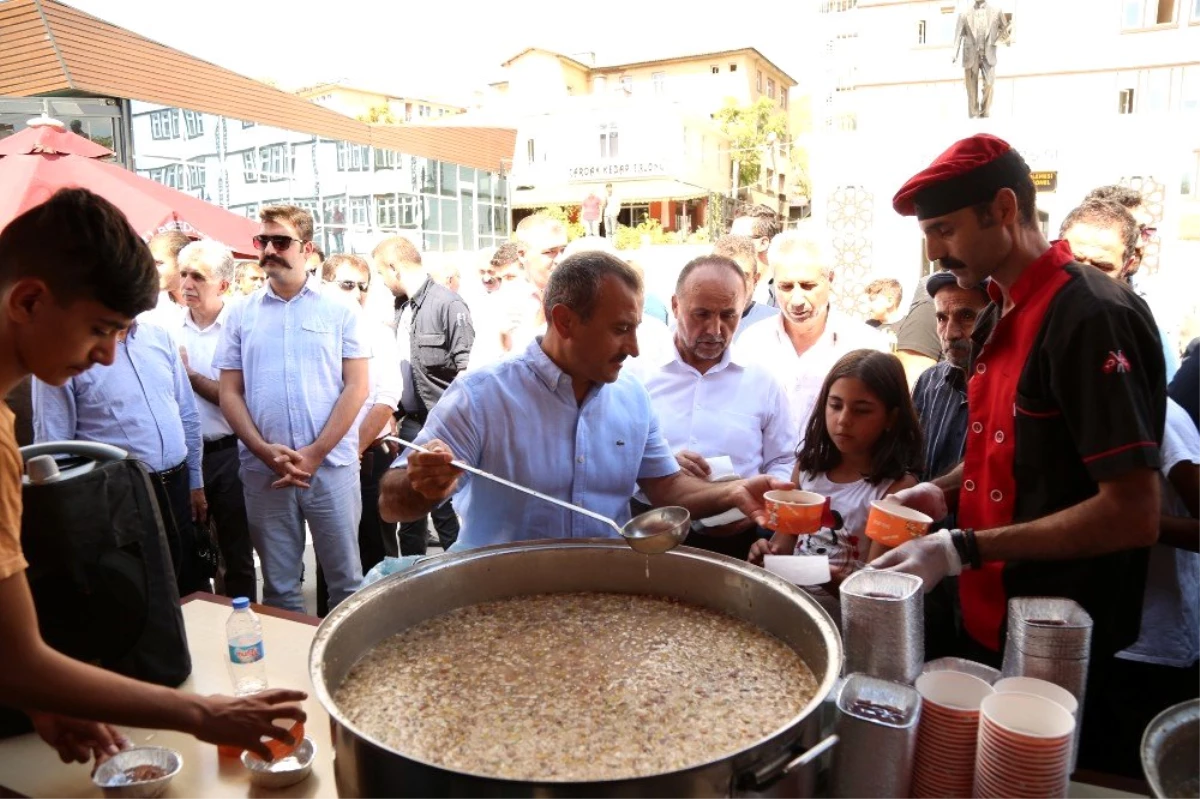 Tunceli Valiliği\'nden aşure ikramı