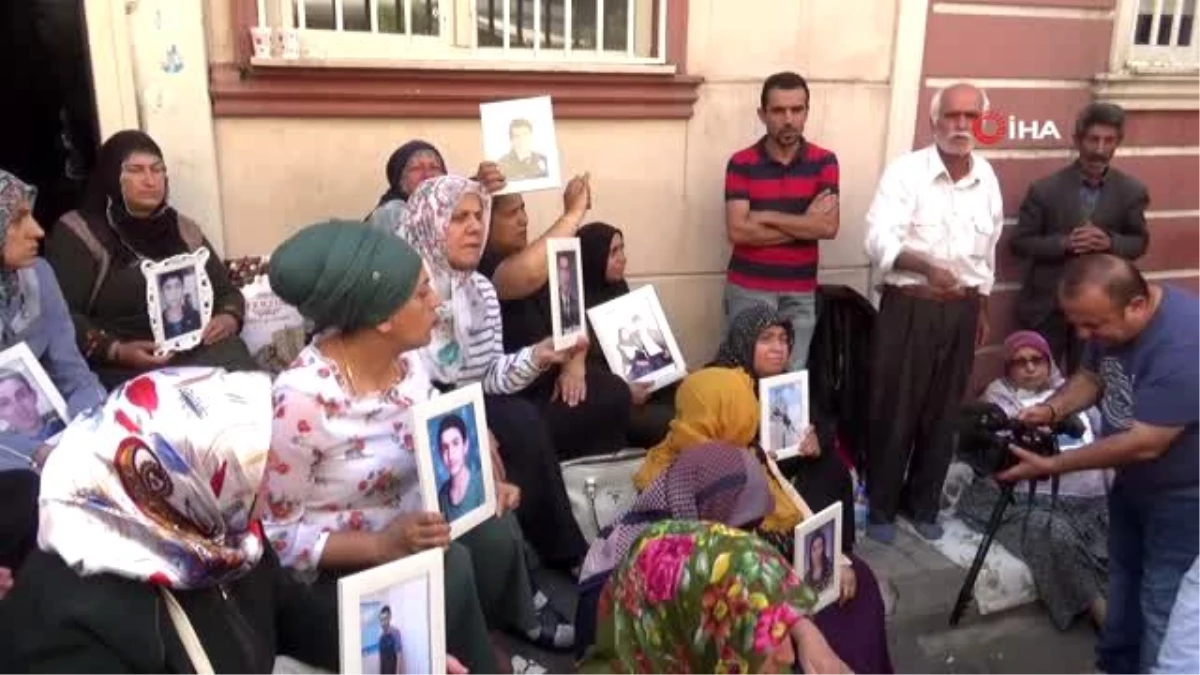 Uluslararası İnsan Hakları Derneğinden HDP önünde eylem yapan ailelere destek