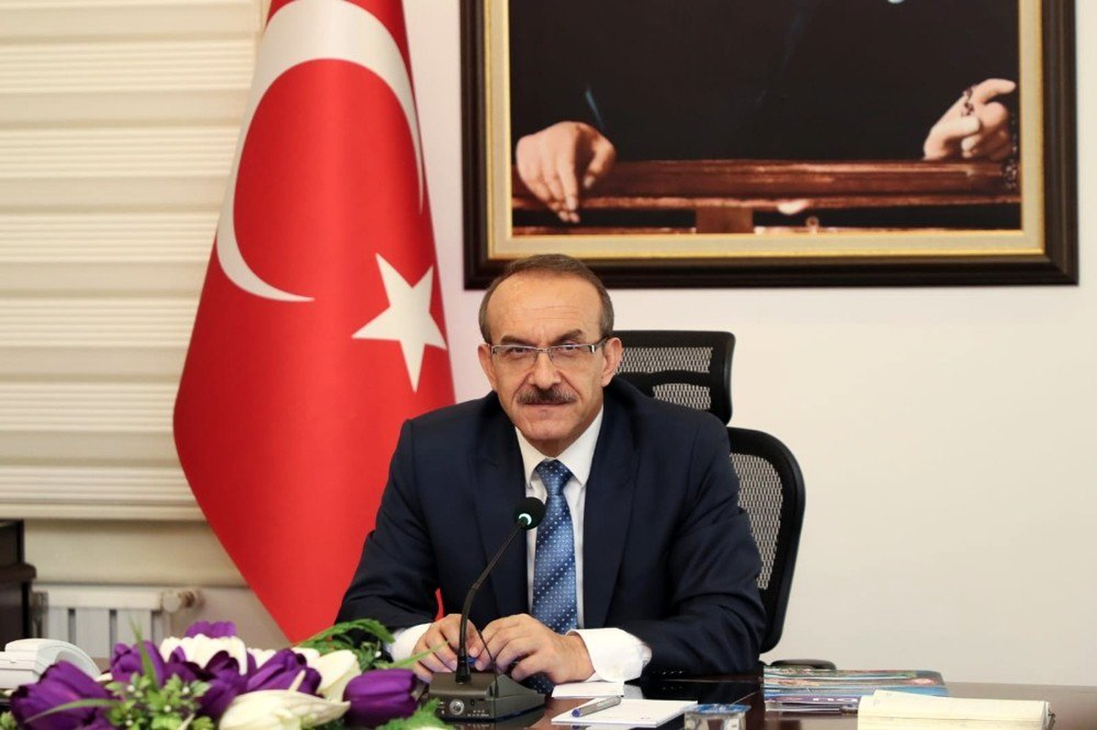 Vali Yavuz, kaymakamlara seslendi: "Kimsesizlerin kimsesi olun"