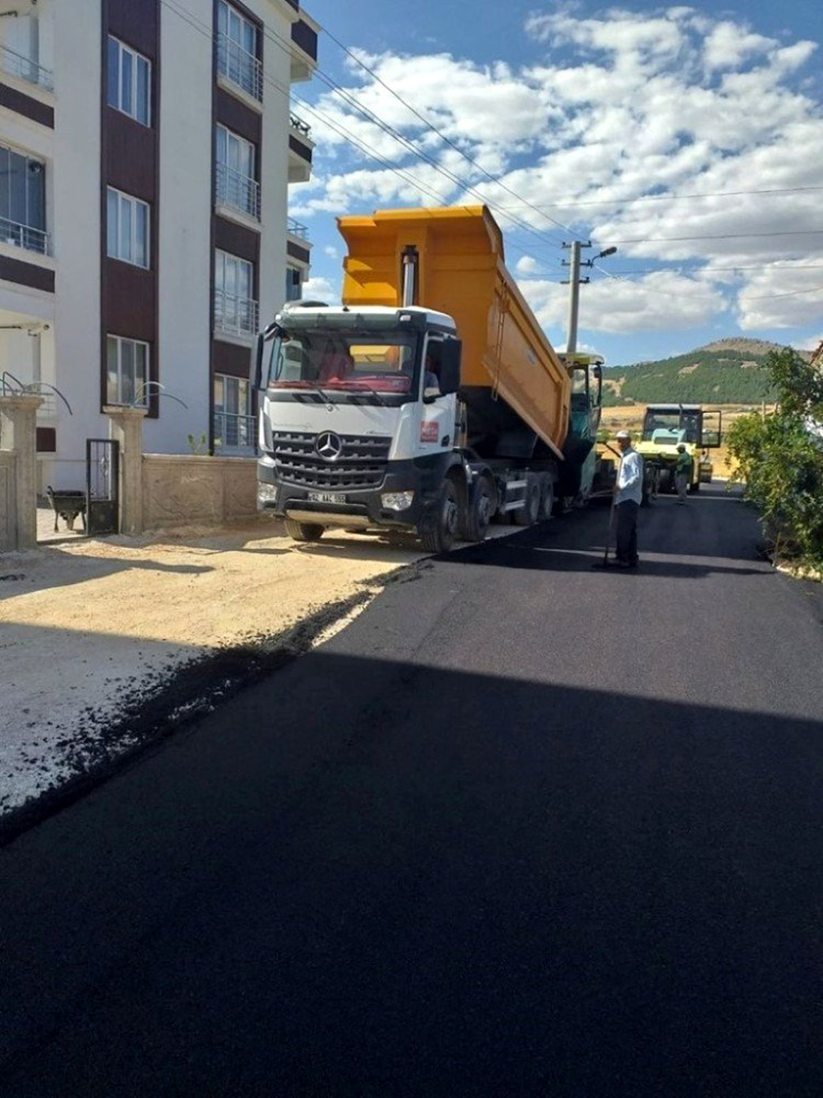 Yeni Mahallede asfalt çalışması yapıldı