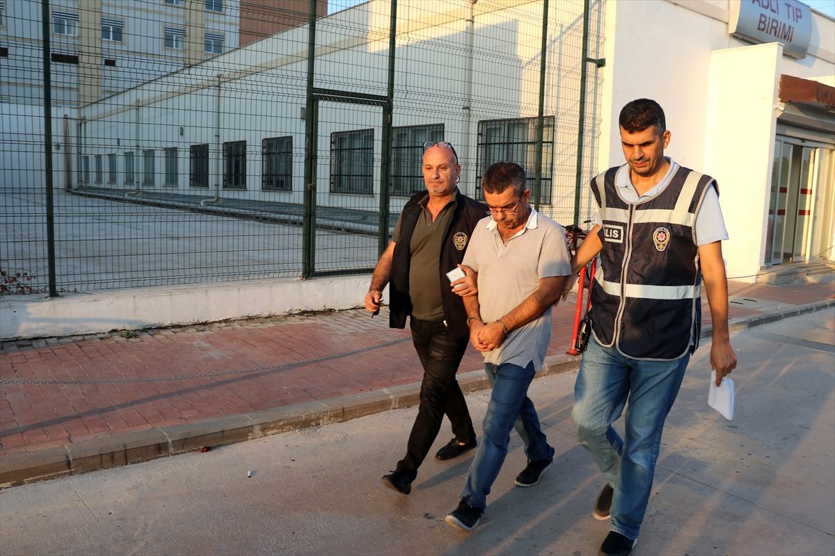 Adana merkezli 13 ilde FETÖ operasyonu