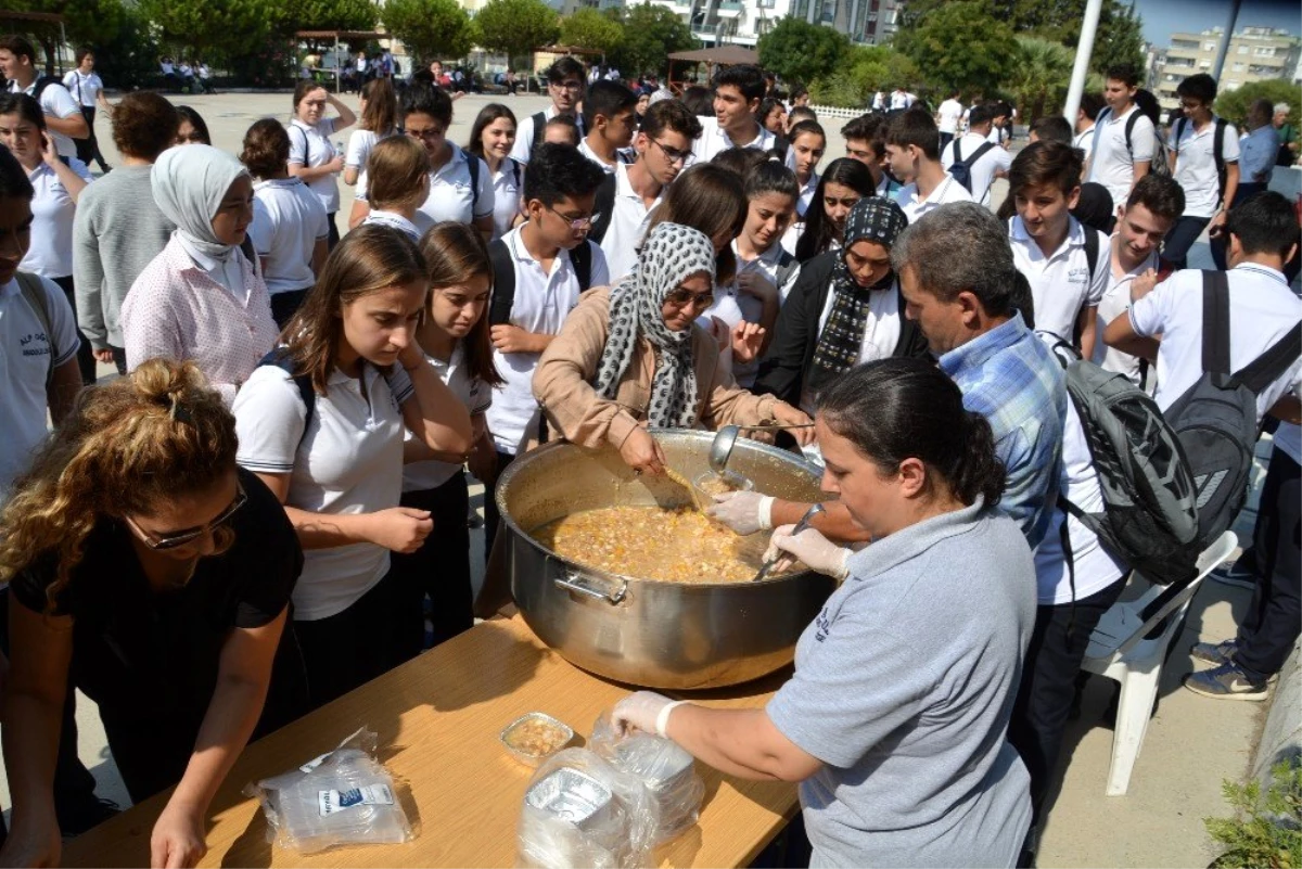 Alp Oğuz Anadolu Lisesi\'nde aşure etkinliği