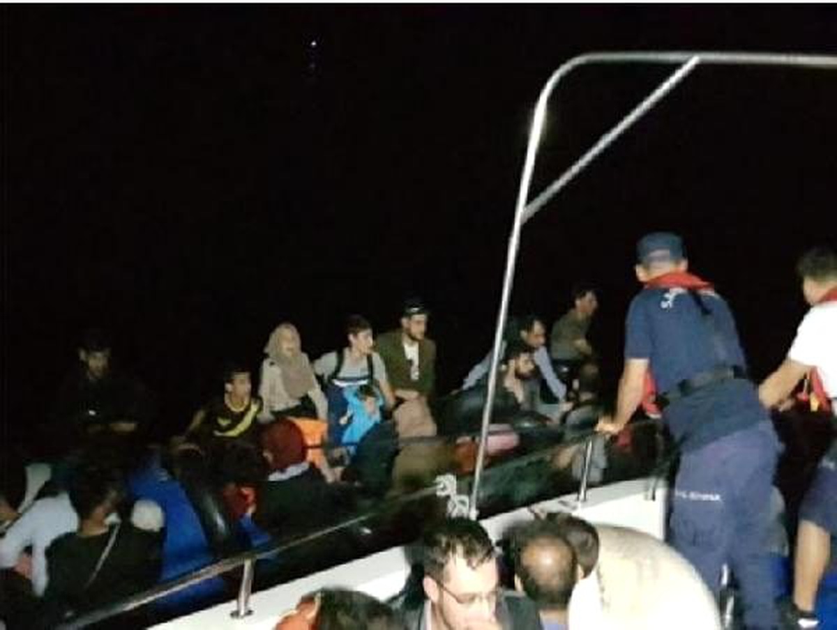 Didim ve kuşadası açıklarında 131 kaçak göçmen yakalandı
