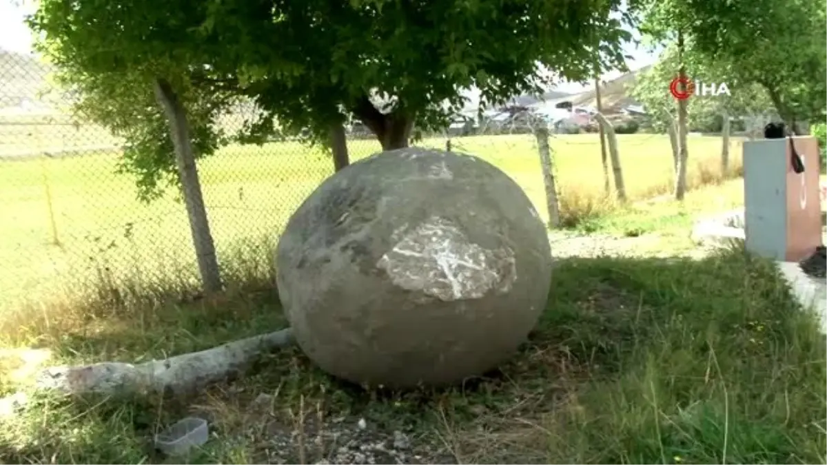 Erzurum\'da Moğollardan kalma 2 ton ağırlığında mancınık güllesi bulundu