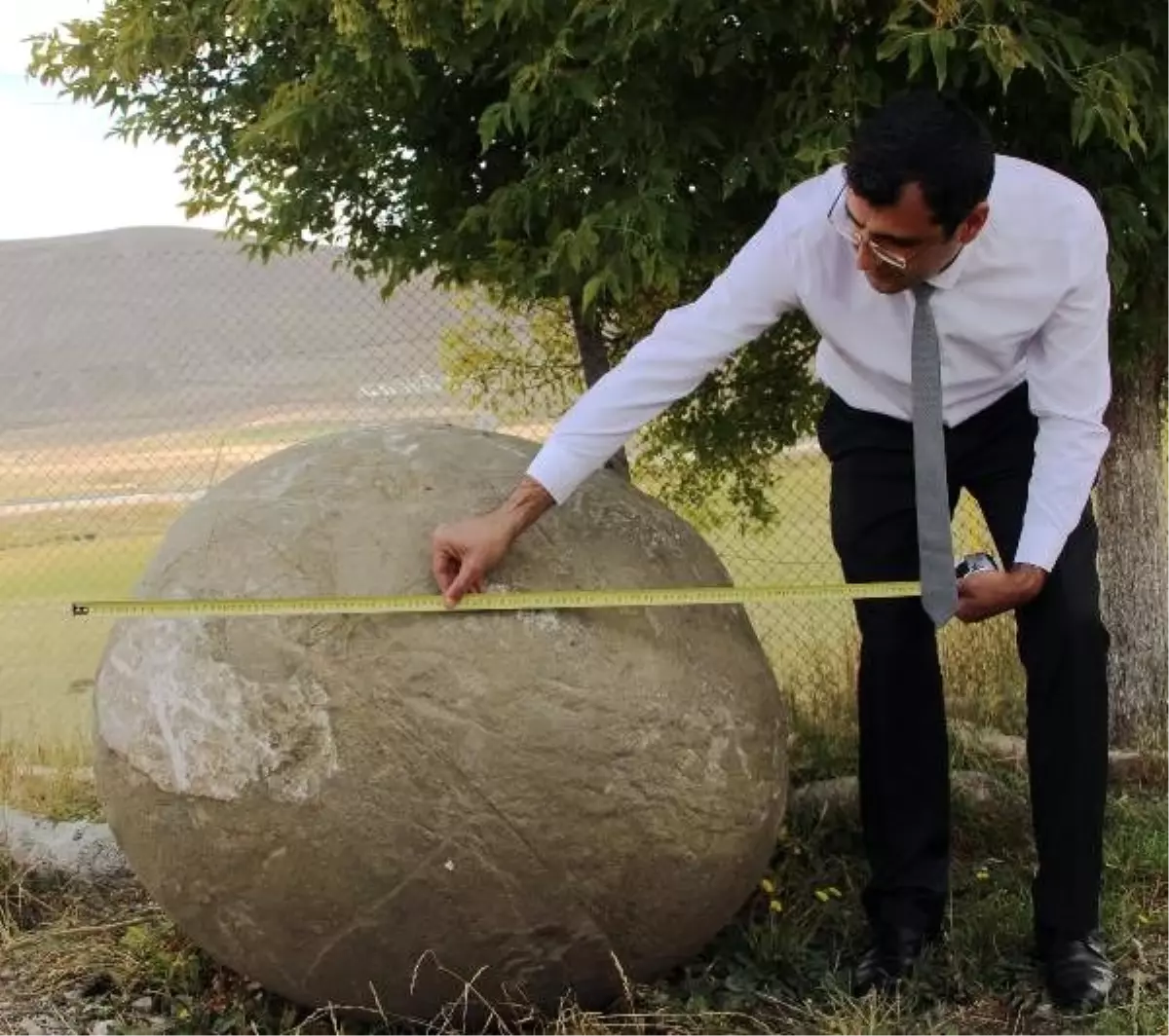 Erzurum\'da Moğolların en etkili silahı olan mancınık güllesi bulundu