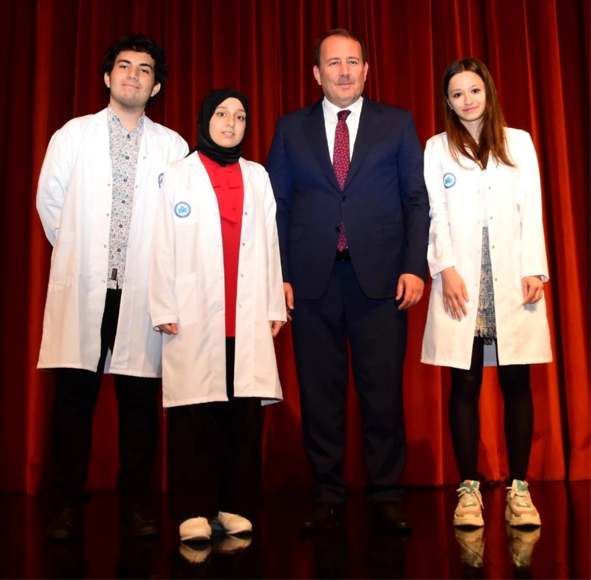 ESOGÜ Tıp Fakültesi\'nin yeni öğrencileri beyaz önlüklerini giydi