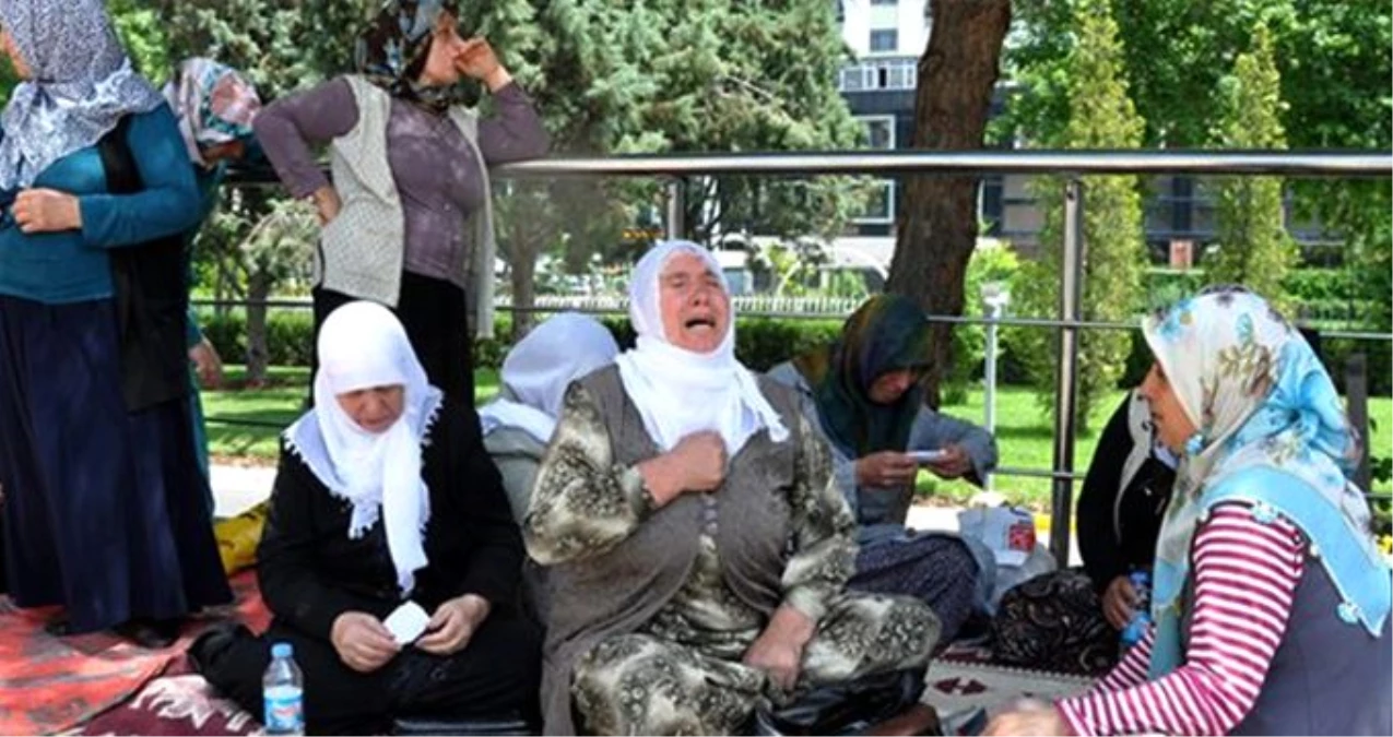 HDP, Diyarbakır\'da oturma eylemi yapan anneleri Meclis\'e davet etti