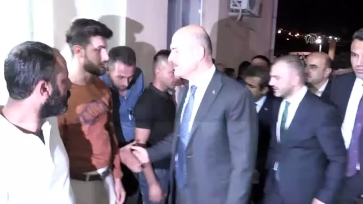 İçişleri Bakanı Soylu, Kulp İlçe Devlet Hastanesinde terör saldırısına uğrayan vatandaşların...