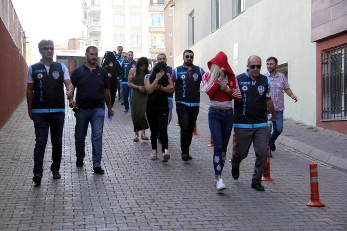 Kayseri\'de fuhuş operasyonu: 9 gözaltı