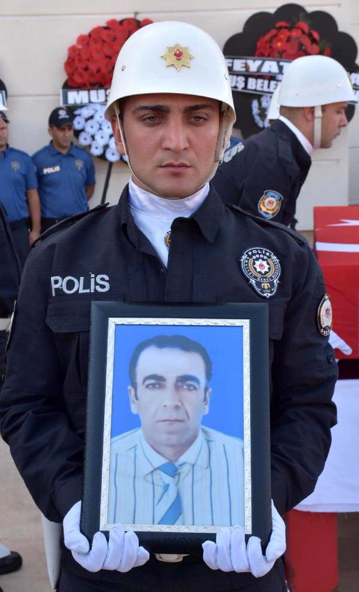 Kulp\'ta şehit olan işçi muş\'ta toprağa verildi
