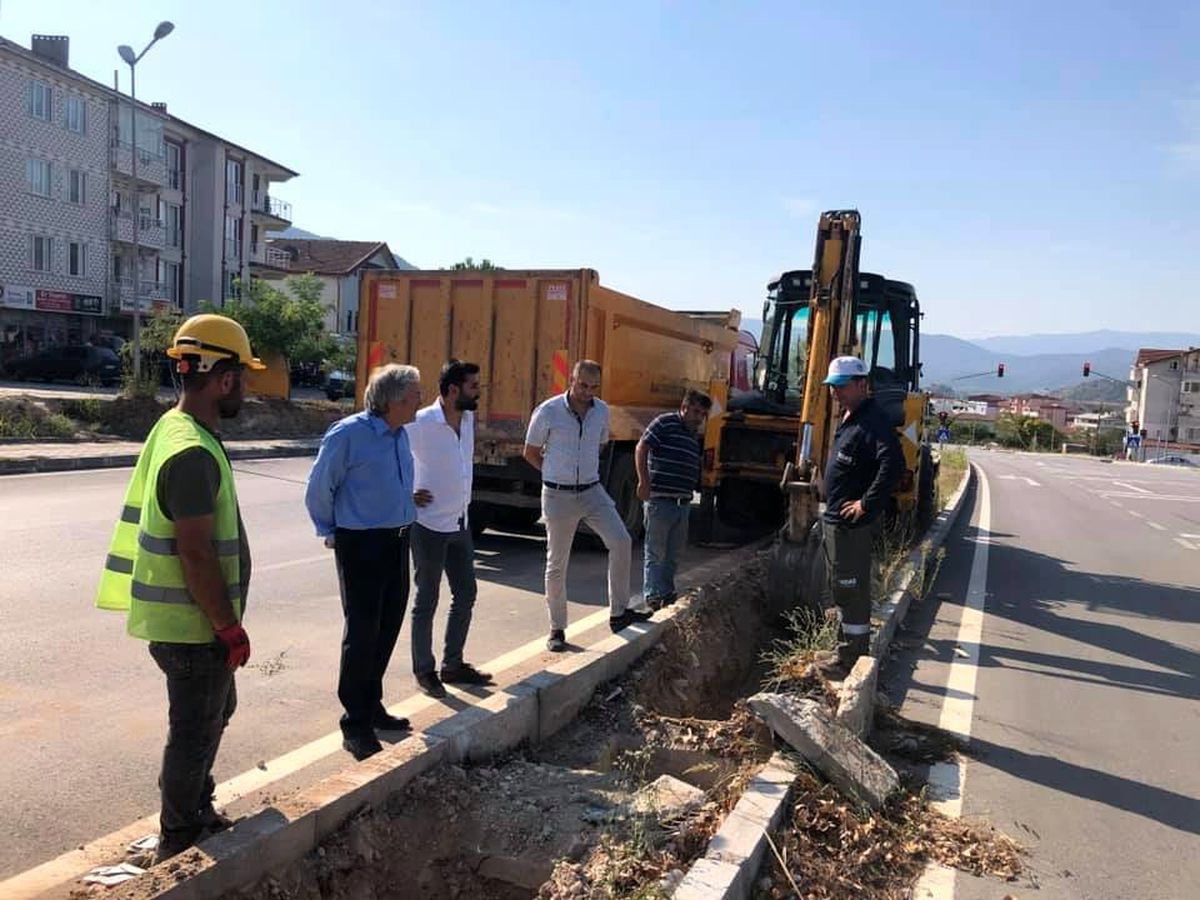 Osmaneli\'nde elektrik hatları yer altına alınıyor