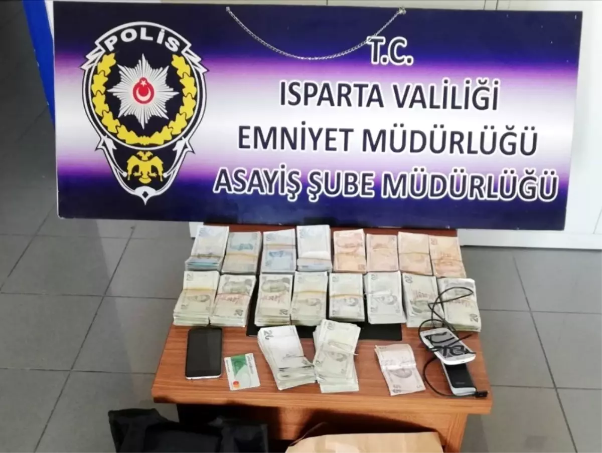 Sahte polislerin yaptığı 400 bin liralık vurguna, gerçek polisler engel oldu