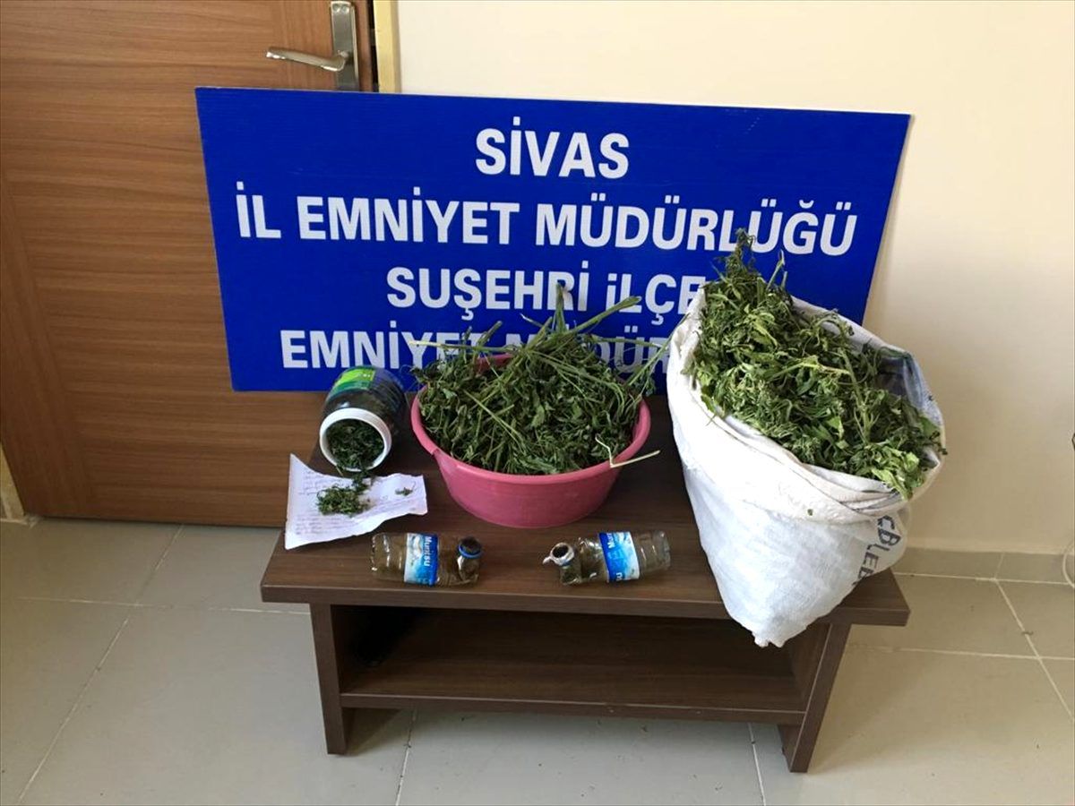 Suşehri\'nde uyuşturucu operasyonu: 4 gözaltı