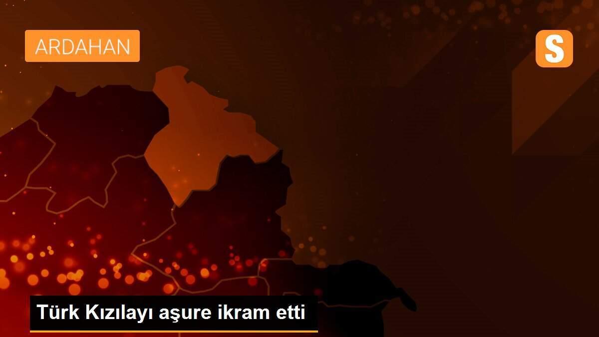 Türk Kızılayı aşure ikram etti