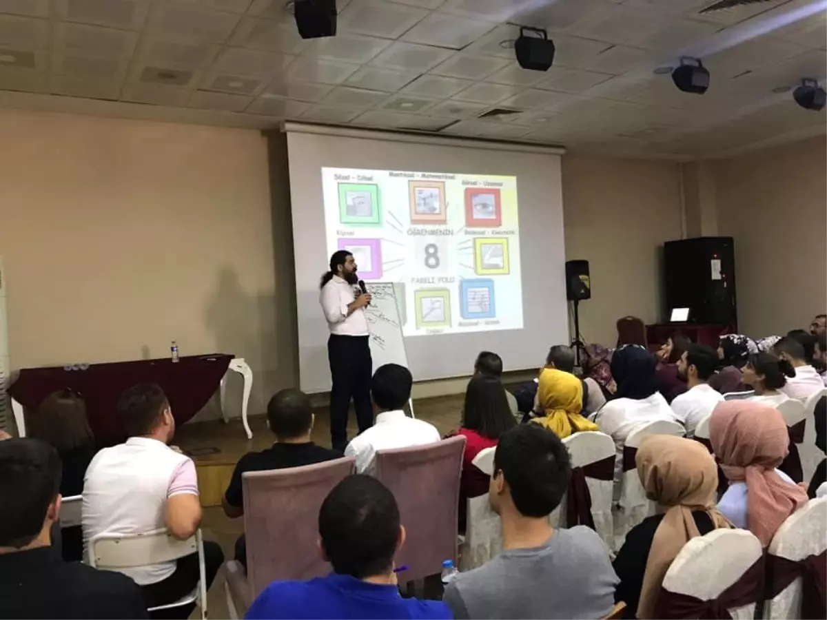 Uzman Psikolog Özkan Şenol, idareci, öğretmen, öğrenci ve velilere \'kişisel gelişim\' semineri verdi