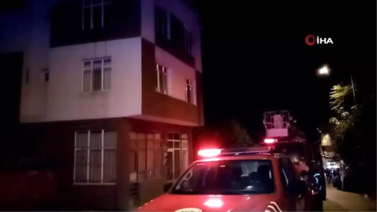 Yanan ev kullanılamaz hale geldi