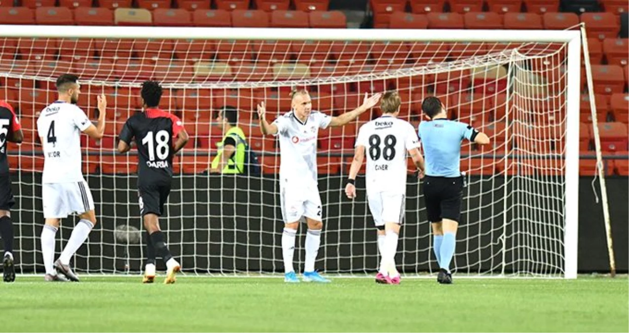 Beşiktaş Yöneticisi Ahmet Ürkmezgil: Hakemler çok deneyimsizdi bugün