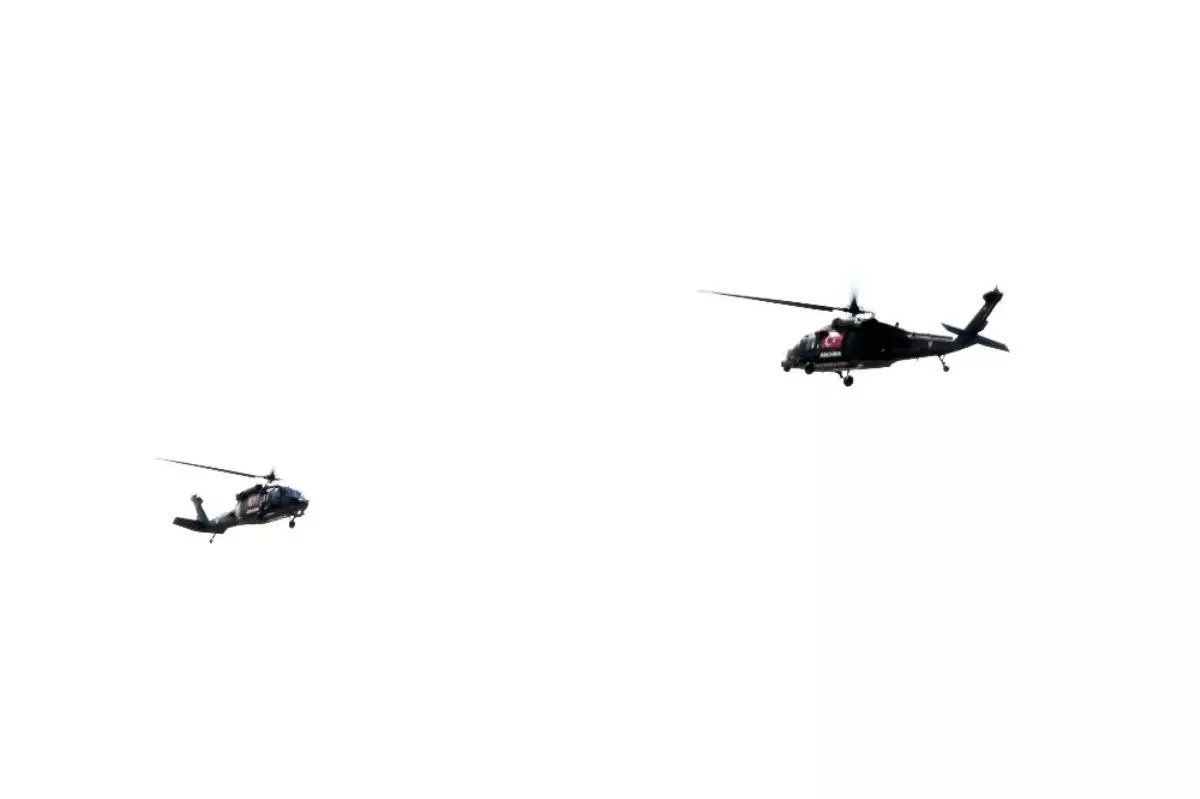 Çelik Kanatlar Helikopter Akrobasi Ekibi Sivrihisar semalarında