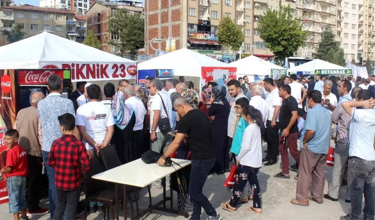 Elazığ\'da, \'2. Geleneksel Salçalı Köfte\' festivali başladı