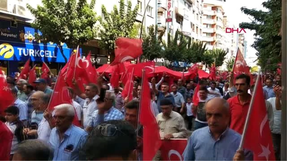 Elazığ\'da \'teröre lanet, kardeşliğe destek\' yürüyüşü