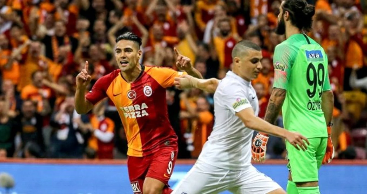 Fatih Öztürk, 1-0 yenildikleri maçta kendisine gol atan Falcao\'yu tebrik etti