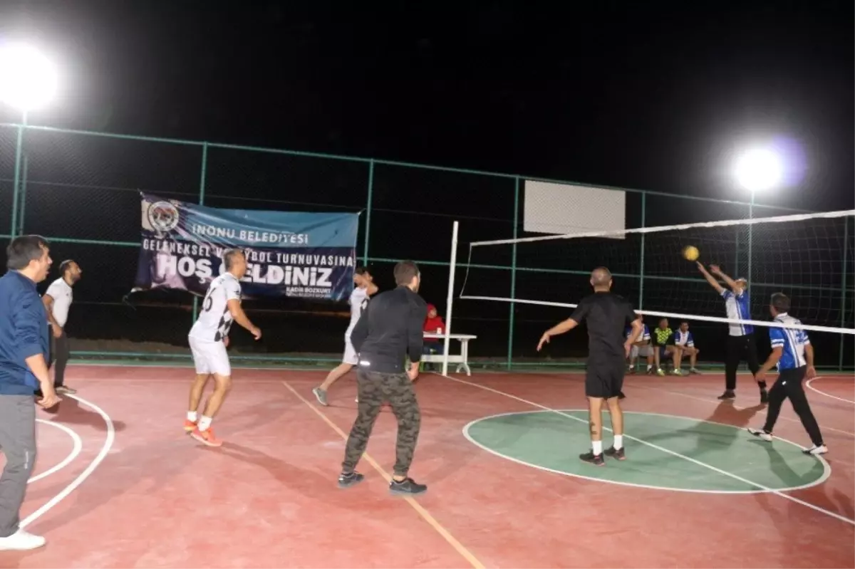 İnönü\'de Voleybol heyecanı başladı