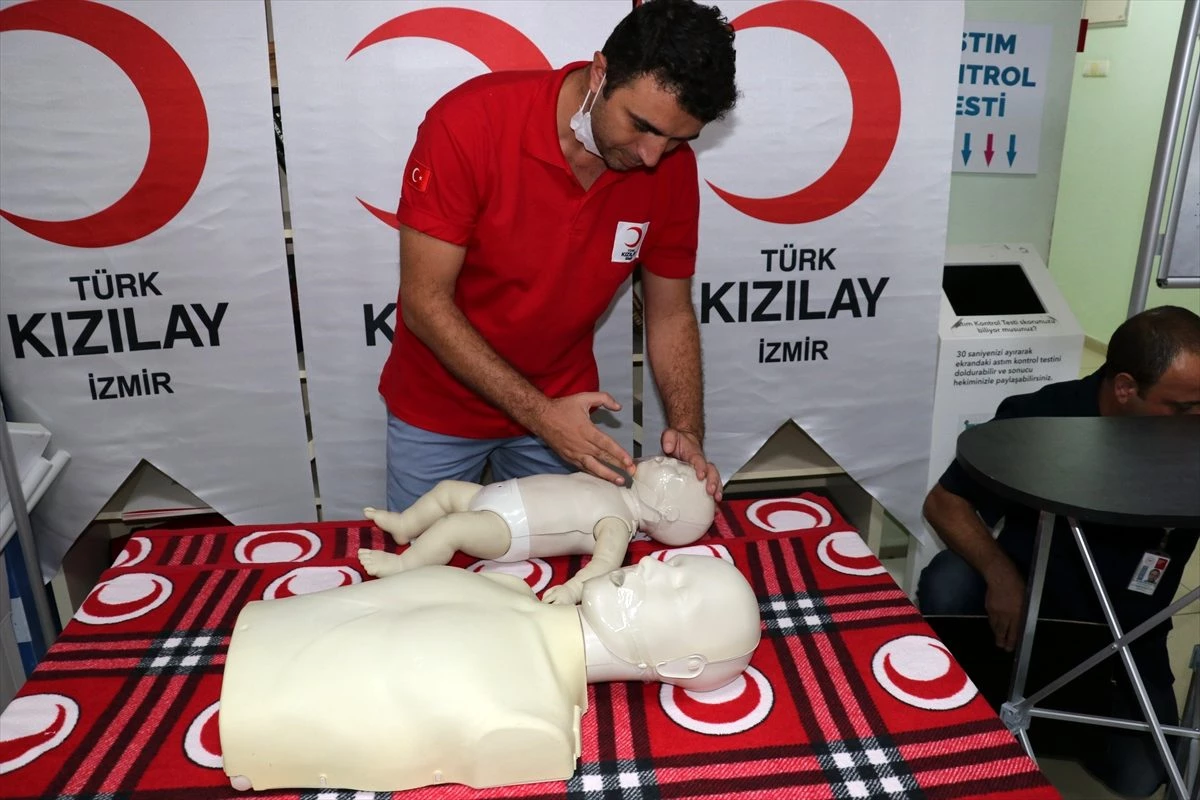 İzmir\'de "14 Eylül Dünya İlk Yardım Günü" etkinliği