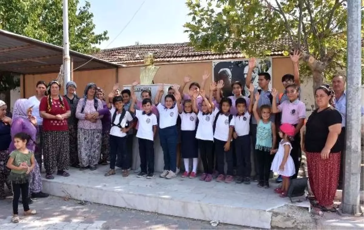 Köyde oturdukları için okula gidemiyorlar