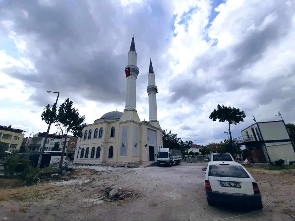 Lapseki Şehitler Camii tamamlanıyor