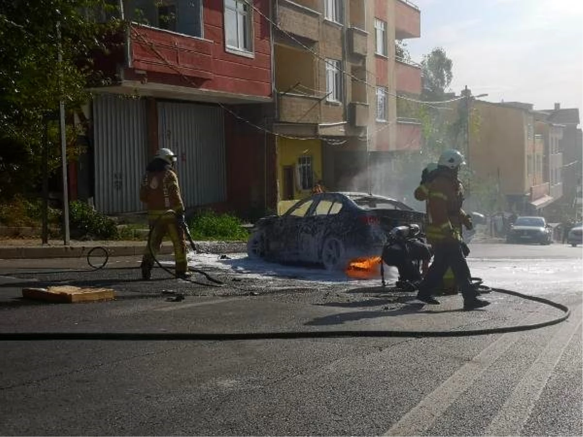 Maltepe\'de kaza sonrası otomobil alev alev yandı