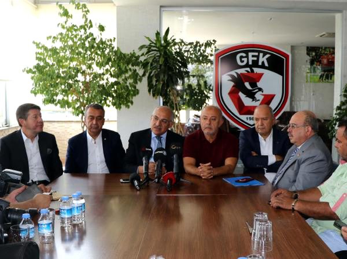 Mehmet büyükekşi: ilk hedefimiz takımın ismini değiştirmek