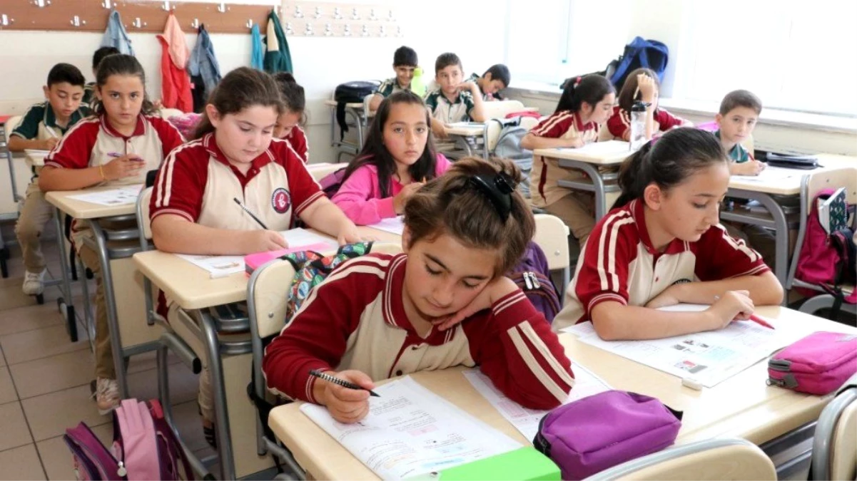 Sivas\'ta 73 bin 500 öğrenci sınava girdi
