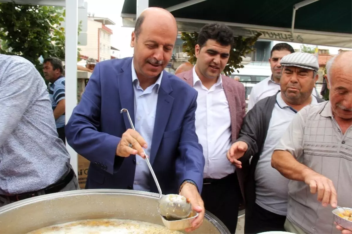 Şuhut Belediyesinden Geleneksel 11. Aşure İkramı