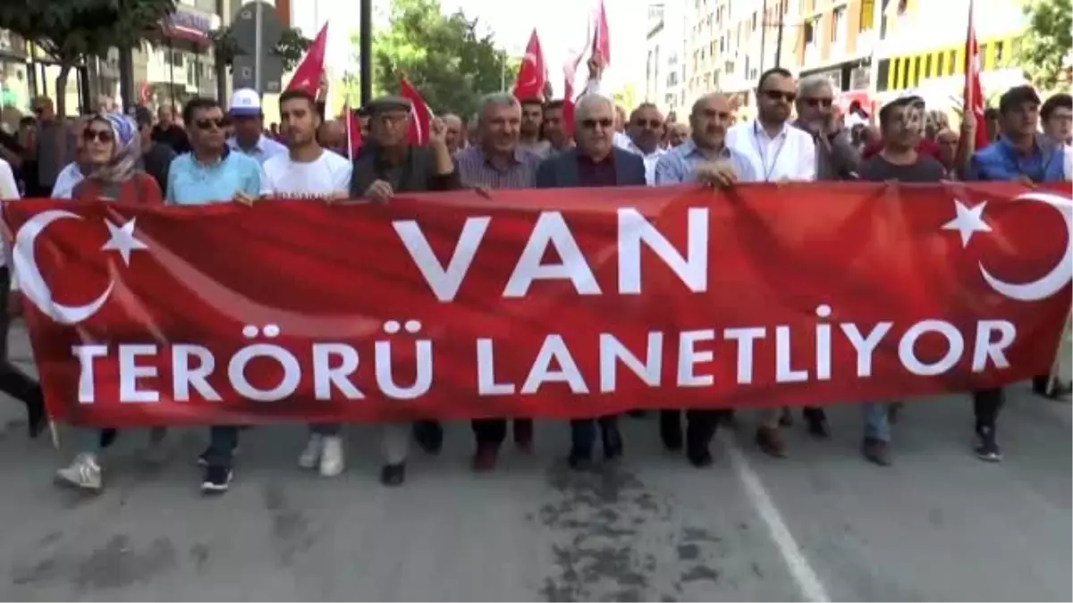 "Teröre lanet kardeşliğe davet" mitingi