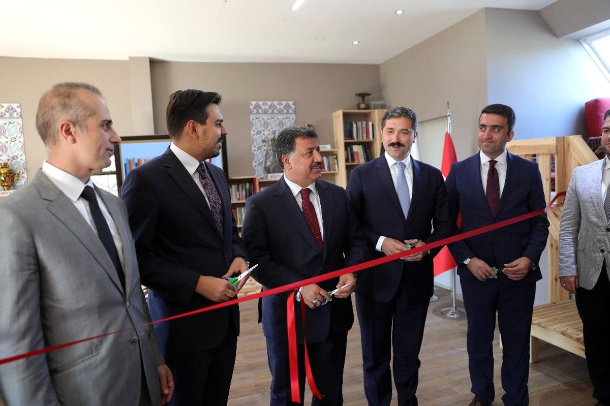 YTB Başkanı Eren: "Gençlerimiz Türkçeyi unutmamalı"