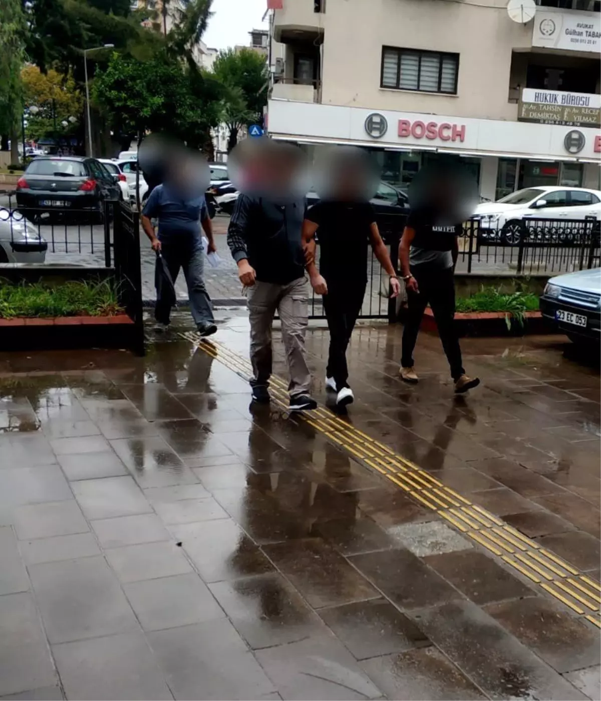 7 ayrı suçtan aranan cezaevi firarisi Kuşadası\'nda yakalandı