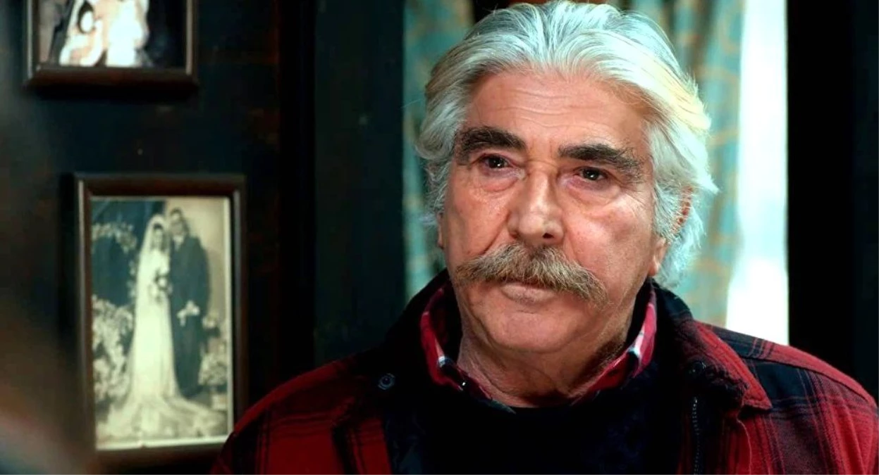 71 yaşındaki Erdal Özyağcılar\'dan mesleki itiraf: Rol gereği öpüşmeyenleri anlamıyorum, ben öpüşürüm!