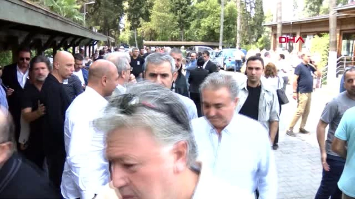 Adana serdar adalı\'nın annesi özen adalı, adana\'da toprağa verildi