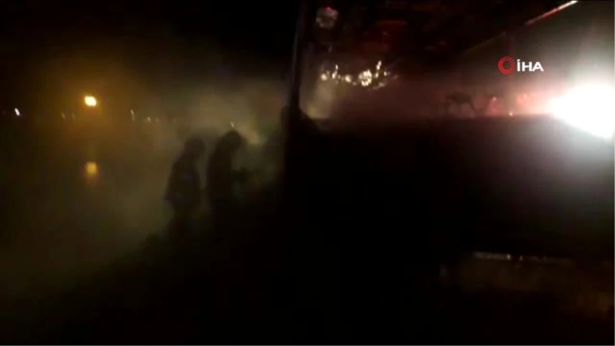 Aksaray\'da yolcu otobüsü yanarak kül oldu