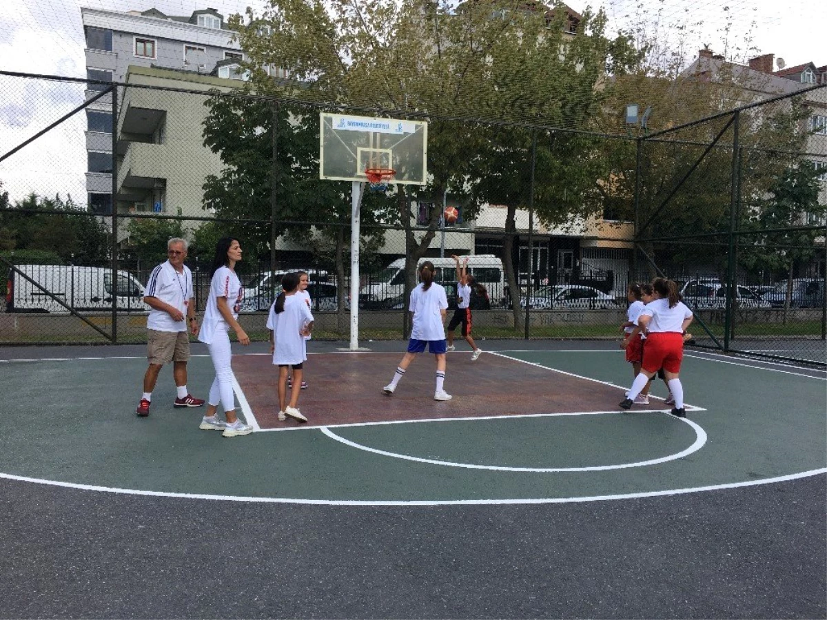 Bayrampaşa\'da 3X3 Basketbol Turnuvası\'nda final heyecanı yaşandı