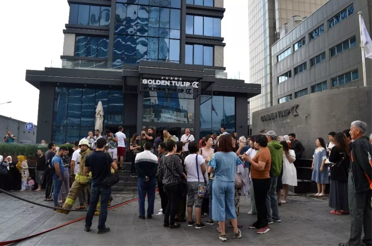 Bayrampaşa\'daki bir otelde çıkan yangın paniğe sebep oldu