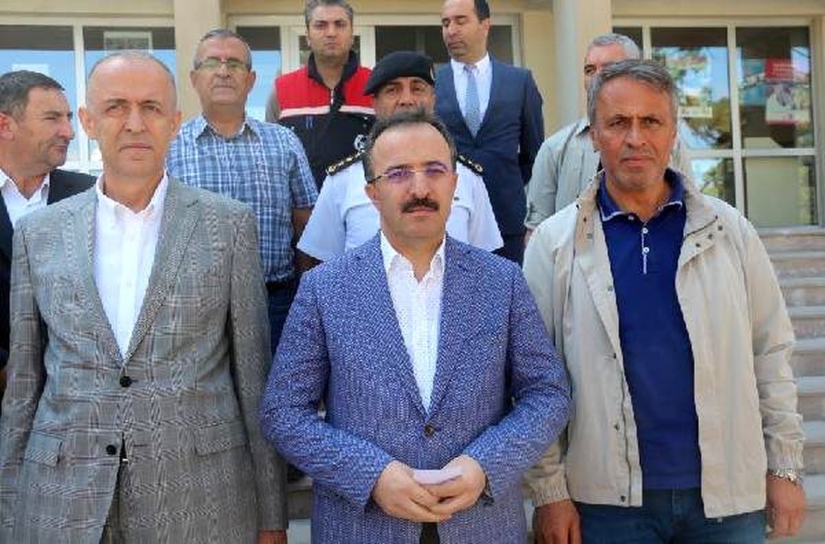 Çerkeşliler, deprem endişesiyle sokakta sabahladı