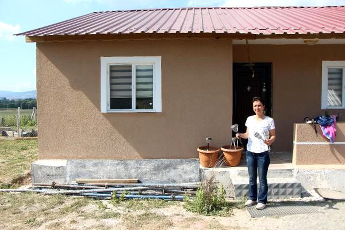 Dededen kalma eve taşındı, elektriksiz kaldı