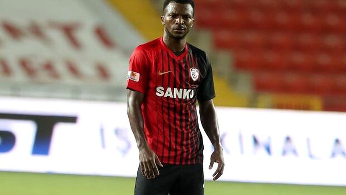 Kayode, Beşiktaş\'a karşı forma giydi sosyal medya patladı