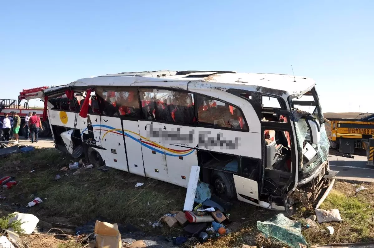 Kazadan 2 saat önce otobüsün lastiği patlamış