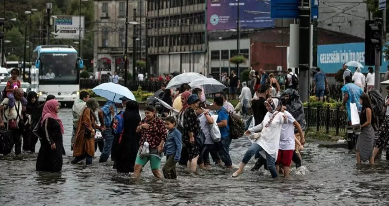 Meteoroloji\'den İstanbul için sağanak yağış uyarısı