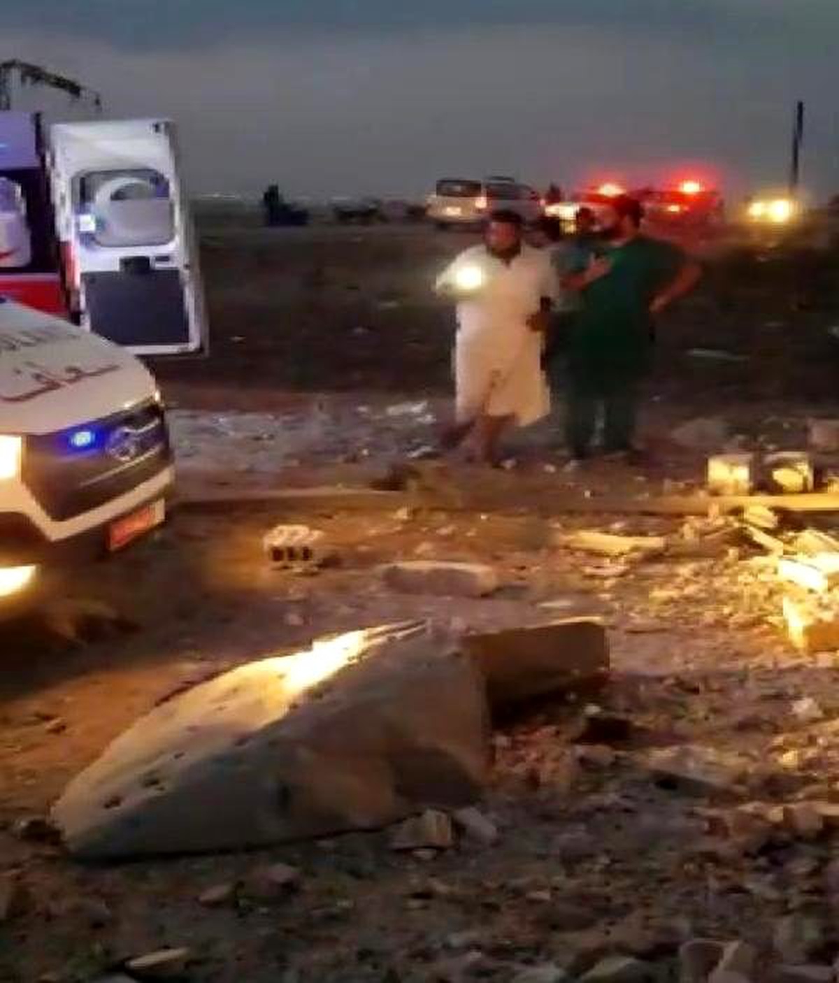Suriye\'de hastane otoparkında bombalı araçla saldırı: 12 ölü, 25 yaralı